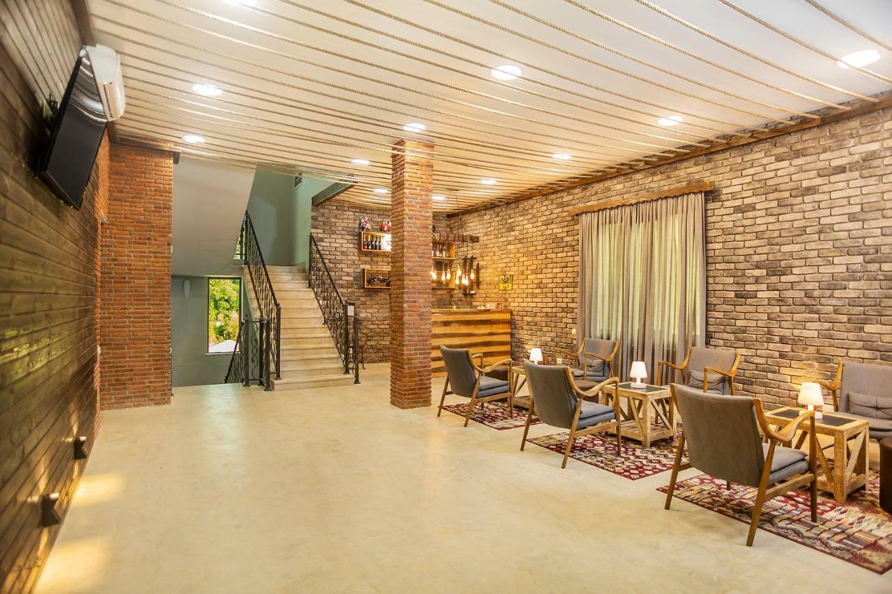 Hotel Tsesi Exterior photo